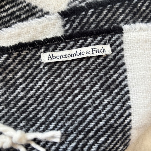 Abercrombie & Fitch blanket scarf - Picture 2 of 2
